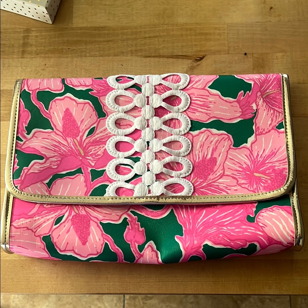 Lilly Pulitzer Hibis Kiss Clutch
